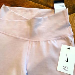 Nike yoga leggings